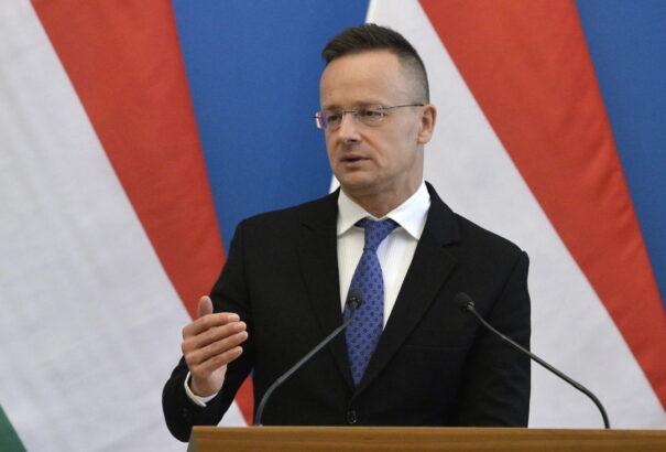 Szijjártó: muszáj fellépni a kárpátaljai jogfosztás ellen, mert lassan szembe jön a fizikai valóság