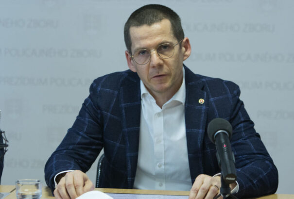 A rendőrség megtalálta az RTVS riporterét megfenyegető személyt