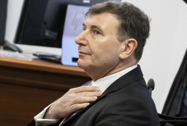 Feltételes szabadságvesztésre és pénzbüntetésre ítélték František Imreczét, a pénzügyőrség volt igazgatóját