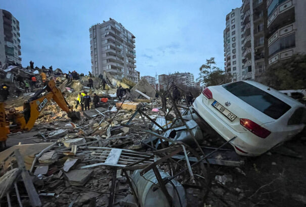 Heger: 13 tűzoltó és két hegyimentő utazik Törökországba