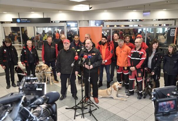Megérkezett a Baptista Szeretetszolgálat mentőcsapata Törökországból