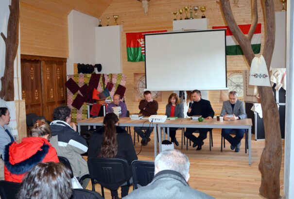 A Gömöri-erdőhát barkósága – konferencia a barkóságról Gömörpéterfalán