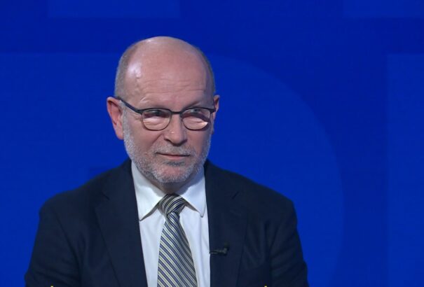 Káčer újra Orbánozott – Vastag hírszerzési aktáról beszél Magyarországról, melyet trezorjában rejteget