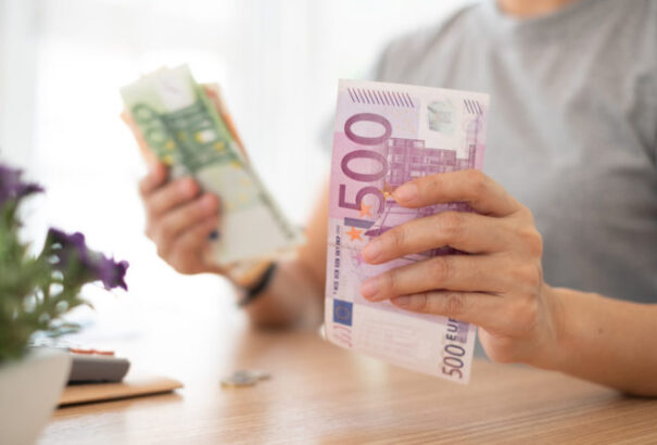 Felmérés: A munkanélküliség a leggyakoribb oka az adósságcsapdának Szlovákiában