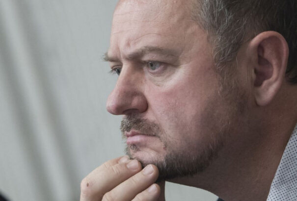 Fogy a levegő Simon Zsolt körül. A magyaroknak nem kell, így a szlovákokkal tárgyal