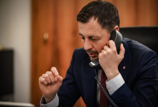 Zelenszkij köszöni szépen a szlovák MiG-eket – Kijevbe hívta Hegert