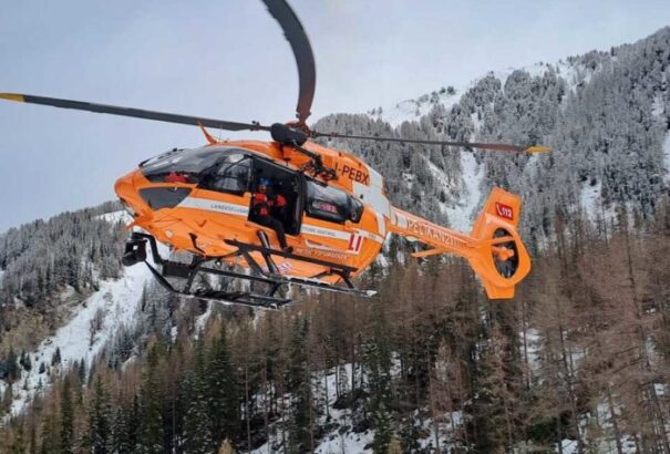 Két embert zúzott halálra a hótömeg Észak-Olaszországban