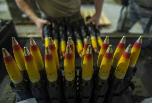 Ukrajna szegényített uránmagvas lőszereket kaphat a britektől. Mennyire lehet ez veszélyes?