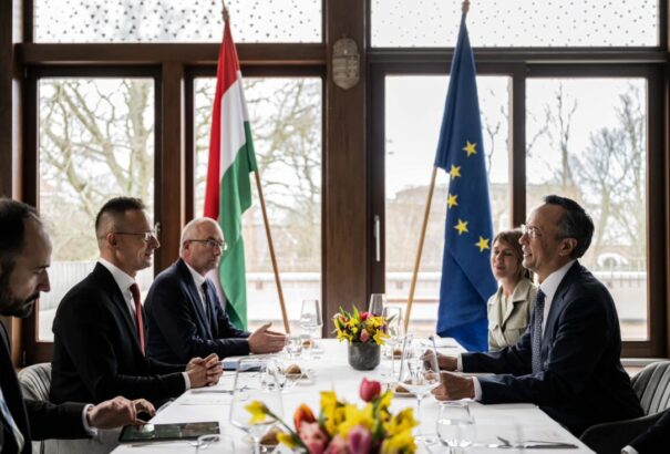 Szijjártó: kérvényeztük az ukrán nemzeti kisebbségi törvény végrehajtásának elhalasztását