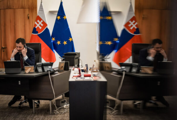 Szlovákiában ezt is lehet: A haditechnika átadásáról szóló szerződés nem katonai kérdés..?