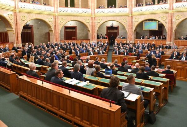 Hozzájárult a finnek NATO-tagságához a magyar Országgyűlés