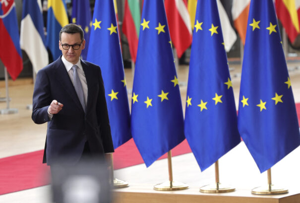 Morawiecki: Lengyelország 200 millió eurót kap Ukrajna fegyvervásárlásainak finanszírozására