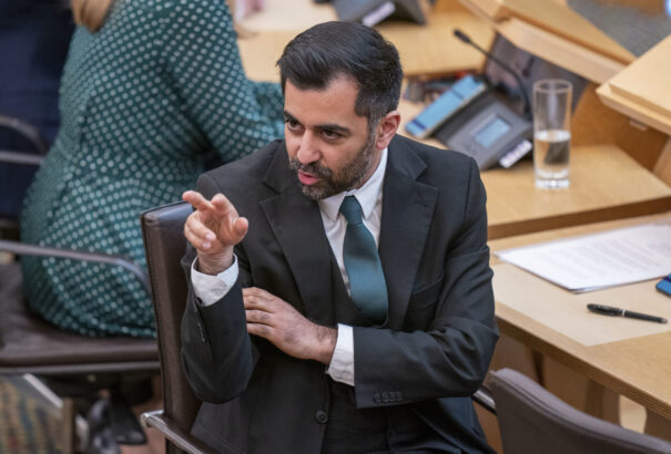 Humza Yousaf Skócia új miniszterelnöke