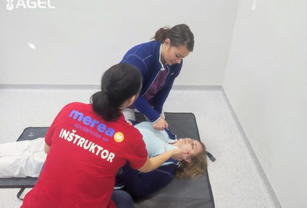 Sürgős életmentő beavatkozásokról tartottak képzést a komáromi AGEL kórház dolgozóinak