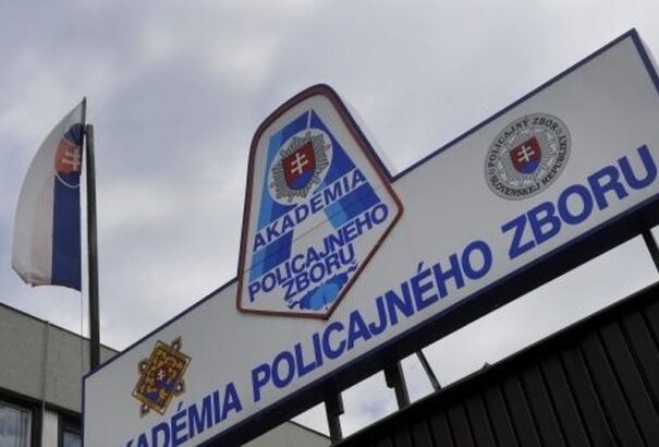 Egy oktató meglőtt egy diáklányt a pozsonyi rendőrakadémián