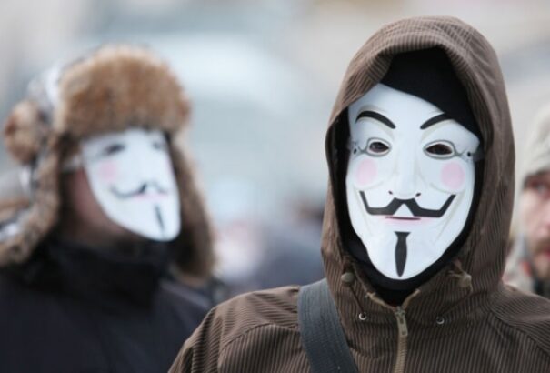 Az Anonymous orosz hackercsoport megtámadta a parlament honlapját és más állami weboldalakat