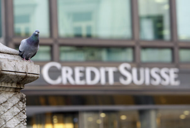 Egy éve nem volt ilyen rossz napjuk az európai részvényeknek a Credit Suisse gondjai miatt