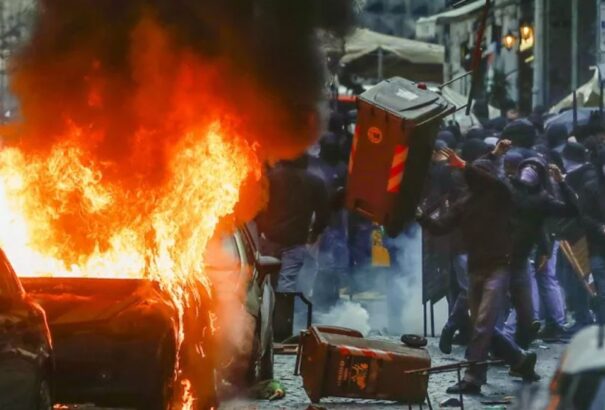 Bajnokok Ligája: törtek, zúztak a német drukkerek Nápolyban