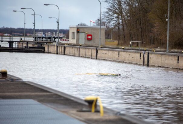 Elsüllyedt egy folyami hajó Németországban, két fős magyar személyzet vezette