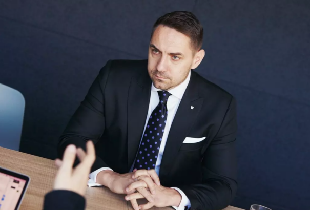 Gyimesi az Ukrajnának átadott szlovák MiG-ekről: A kormánynak ugyan többsége van, de nincs igaza, az embereknek igazuk van, de nincs többségük