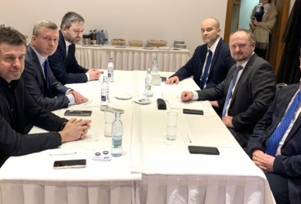 Simon Zsolt megkezdte a Szövetség-Aliancia felszalámizását