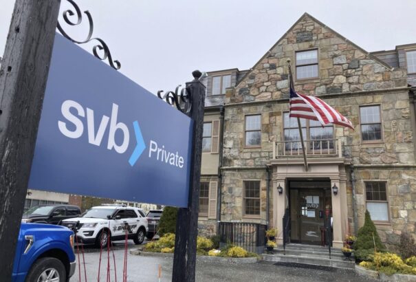 Micskó András: Demokrata donorok, woke, LMBTQ+, pride aktivisták irányították a most bedőlt amerikai bankokat