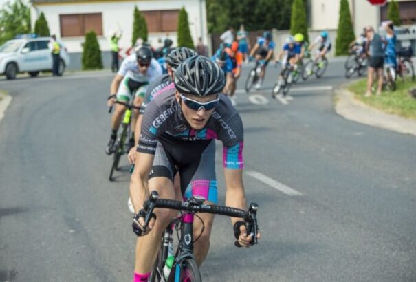 Magyar csapat a Tour de Hongrie mezőnyében