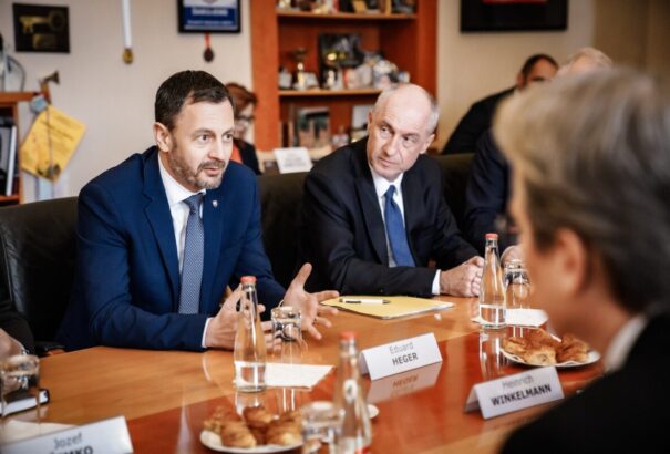 Heger és Sulík egymással osztozik a Facebookon a Winkelmann miatt