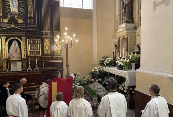 Borongós időben is a feltámadást, az újjáéledést ünnepeljük