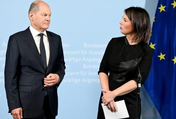 Scholz meghívta Berlinbe a kínai miniszterelnököt
