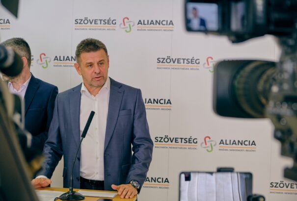 Sólymos megint a Most-Híd platform távozásával fenyegetőzött Gyimesi kapcsán