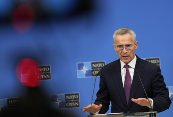 Stoltenberg közvetve kizárta Ukrajna NATO-csatlakozását, míg tart a háború