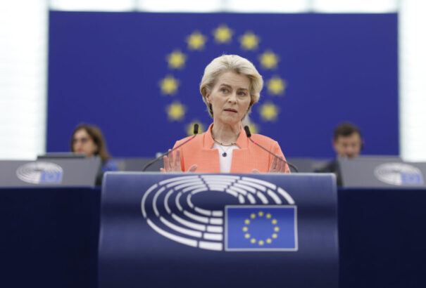 Pfizer-ügy: szorul a hurok von der Leyen nyaka körül, egyre többen követelnek magyarázatot a túlárazott beszerzésre