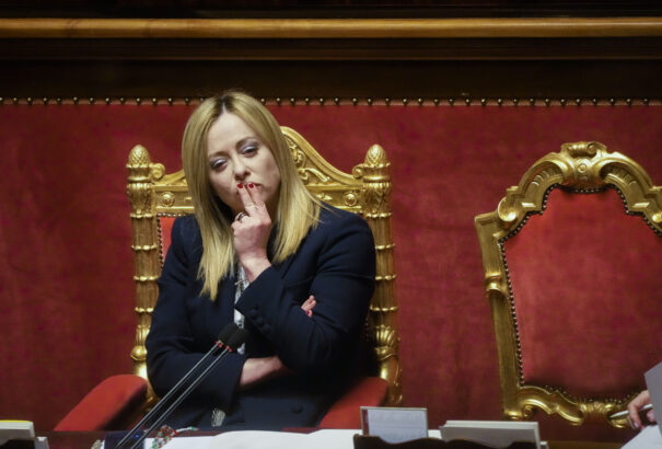 Olaszországban büntetnék az idegen szavak hivatalos használatát