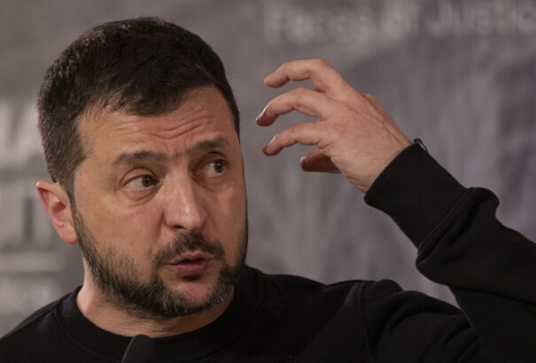 Zelenszkij dicsérettel illette Ukrajnát, amiért egy évvel ezelőtt visszaverte az orosz támadásokat