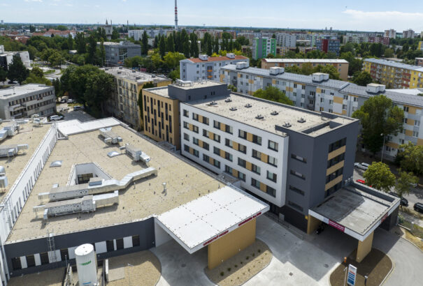 A komáromi kórház nyerte a VšZP biztosítottjainak körében végzett felmérését a legjobb általános kórház kategóriában