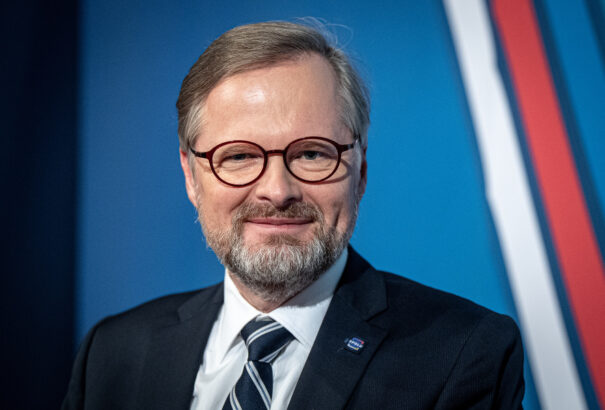 Ragadós a magyar példa? Már Csehország is kelet felé nyitna