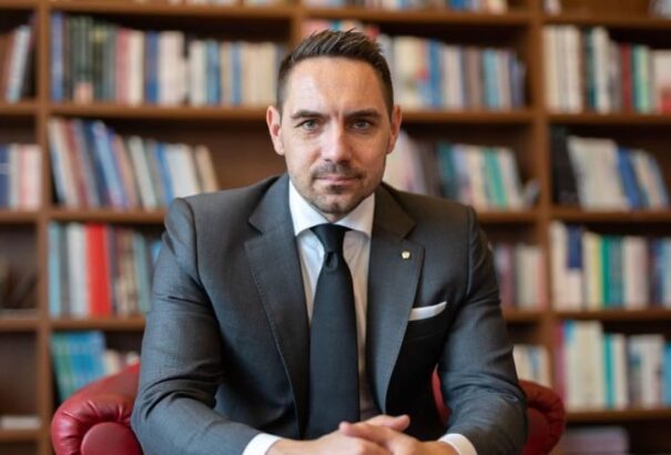 Aki parlamenten kívül is folyamatosan magyarázkodik, az ott is marad – Gyimesi György a Körképnek (Interjú)