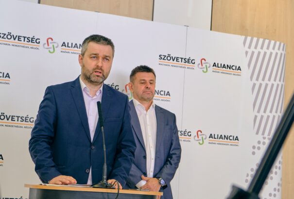 Kabaré! Az MKP rovására ment tárgyalni Simonnal a Most-Híd és az Összefogás. Mutatjuk, mi volt a csapda!