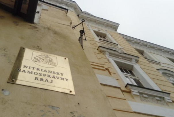 Nyitra megye épületet keres hivatalnokai számára – hirdetést tett közzé