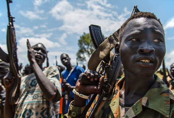Tizennégy magyart már kimentettek, a többiekért is elindult a TEK Szudánba, ahol a tűzszünet ellenére ropognak a fegyverek