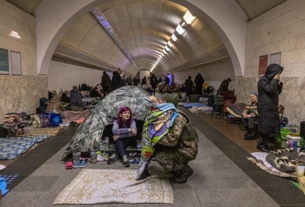 Országszerte szólnak a légvédelmi szirénák Ukrajnában