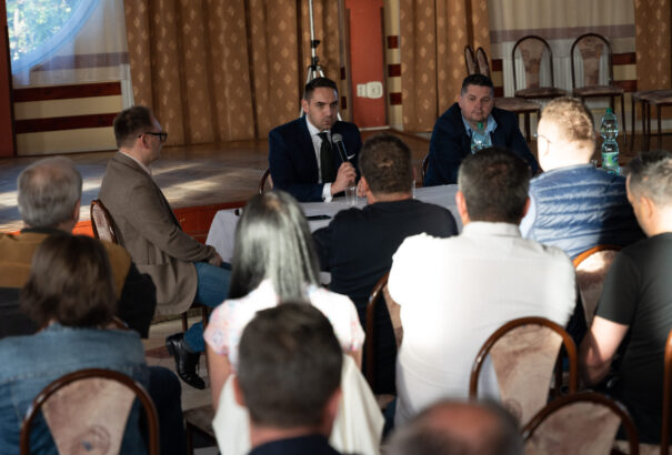 Nagy sikerű lakossági fórumot tartott Gútán Gyimesi György – Képekkel