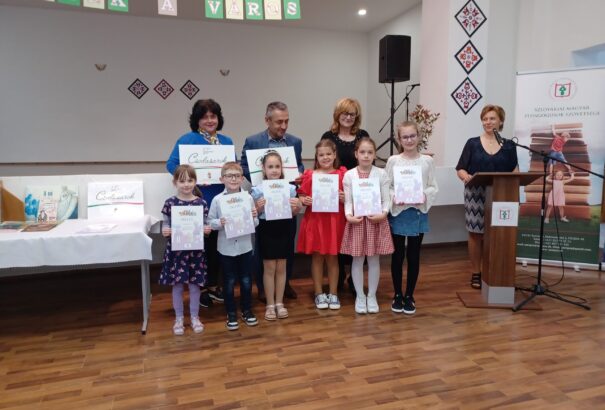 Potápi Árpád János államtitkár adta át Komáromban a Miénk a város! nyereményjátékait – Képekkel