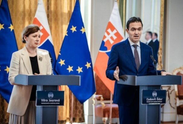 A jogállamiság önjelölt főpapnőjével találkozott Ódor Lajos miniszterelnök