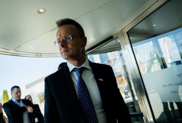 Szijjártó: háborús hangulat uralkodik az Európai Unióban