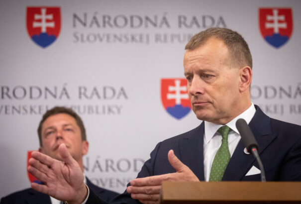 Kollár „el tudja képzelni”, hogy bizalmat szavazzon az Ódor-kormánynak