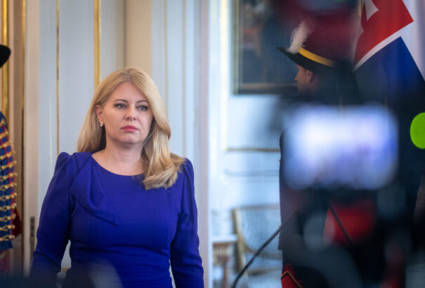 Ukrán lap a szlovák belpolitikai válságról: Fico visszatérésétől tartva trükközték későbbre a választásokat