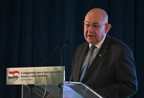 Ismét Pásztor István lett a Vajdasági Magyar Szövetség elnöke