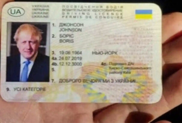Egy ittas ukrán Boris Johnson hamis okmányaival autózott Hollandiában